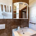 In Near With Balcony, Air Conditioning, Wifi 5141-1 스플리트