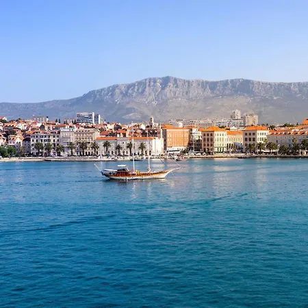 Апартаменты In Near With Balcony, Air Conditioning, Wifi 5141-1