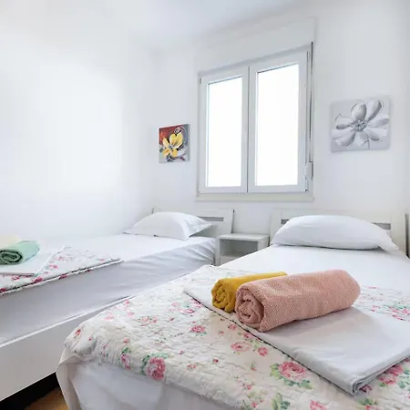 In With Sea View, Balcony, Air Conditioning, Wifi 5141-1 Apartamento Split
