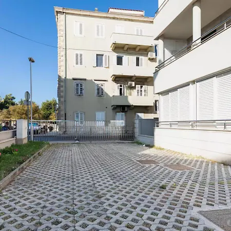 In With Sea View, Balcony, Air Conditioning, Wifi 5141-1 *
