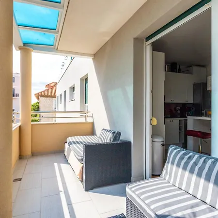 アパート In Near With Balcony, Air Conditioning, Wifi 5141-1 *