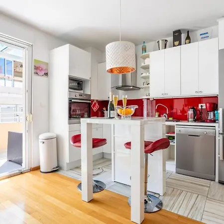 In Near With Balcony, Air Conditioning, Wifi 5141-1 * スプリト