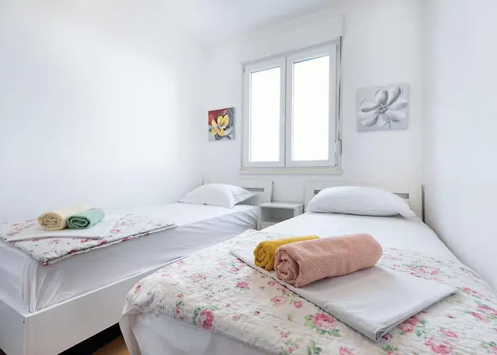 In Near With Balcony, Air Conditioning, Wifi 5141-1 アパート スプリト