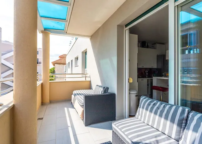 アパート In Near With Balcony, Air Conditioning, Wifi 5141-1 *