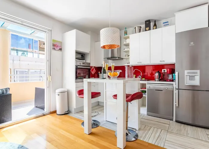In Near With Balcony, Air Conditioning, Wifi 5141-1 * スプリト