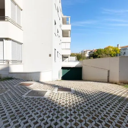 In Near With Balcony, Air Conditioning, Wifi 5141-1 Apartamento Split