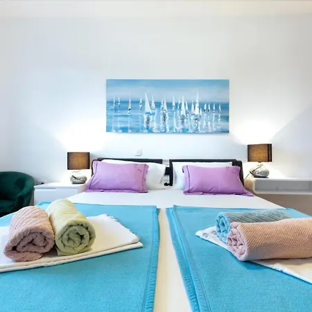 In Near With Balcony, Air Conditioning, Wifi 5141-1 Apartamento *